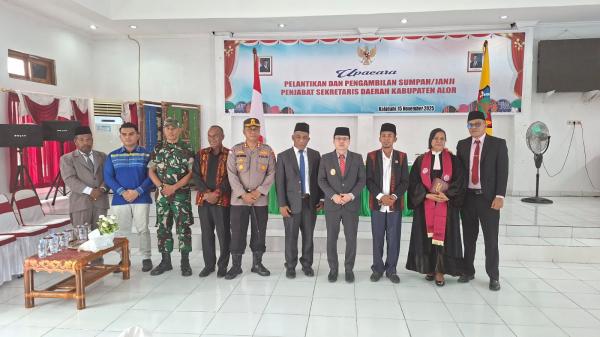 35fee_ketua-dprd-alor-minta-sekda-tertibkan-staf-yang-bekerja-tak-prosedural